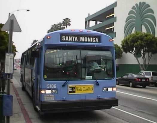 Santa Monica Big Blue Bus MCI Classic 5186
